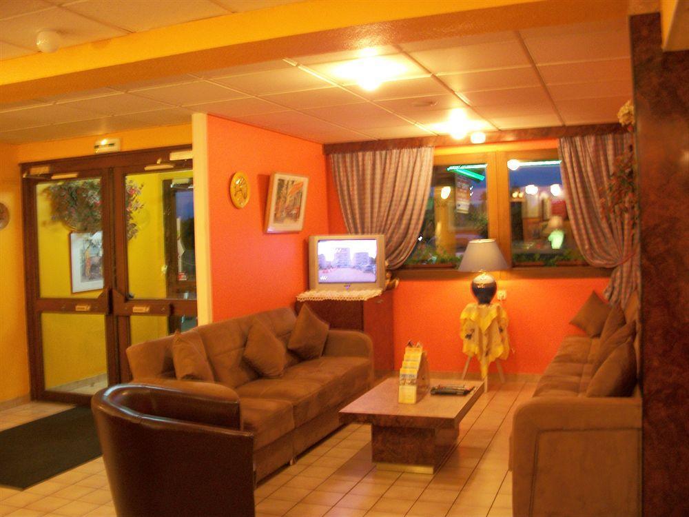 Brit Hotel Essentiel Moulins Avermes Exterior foto
